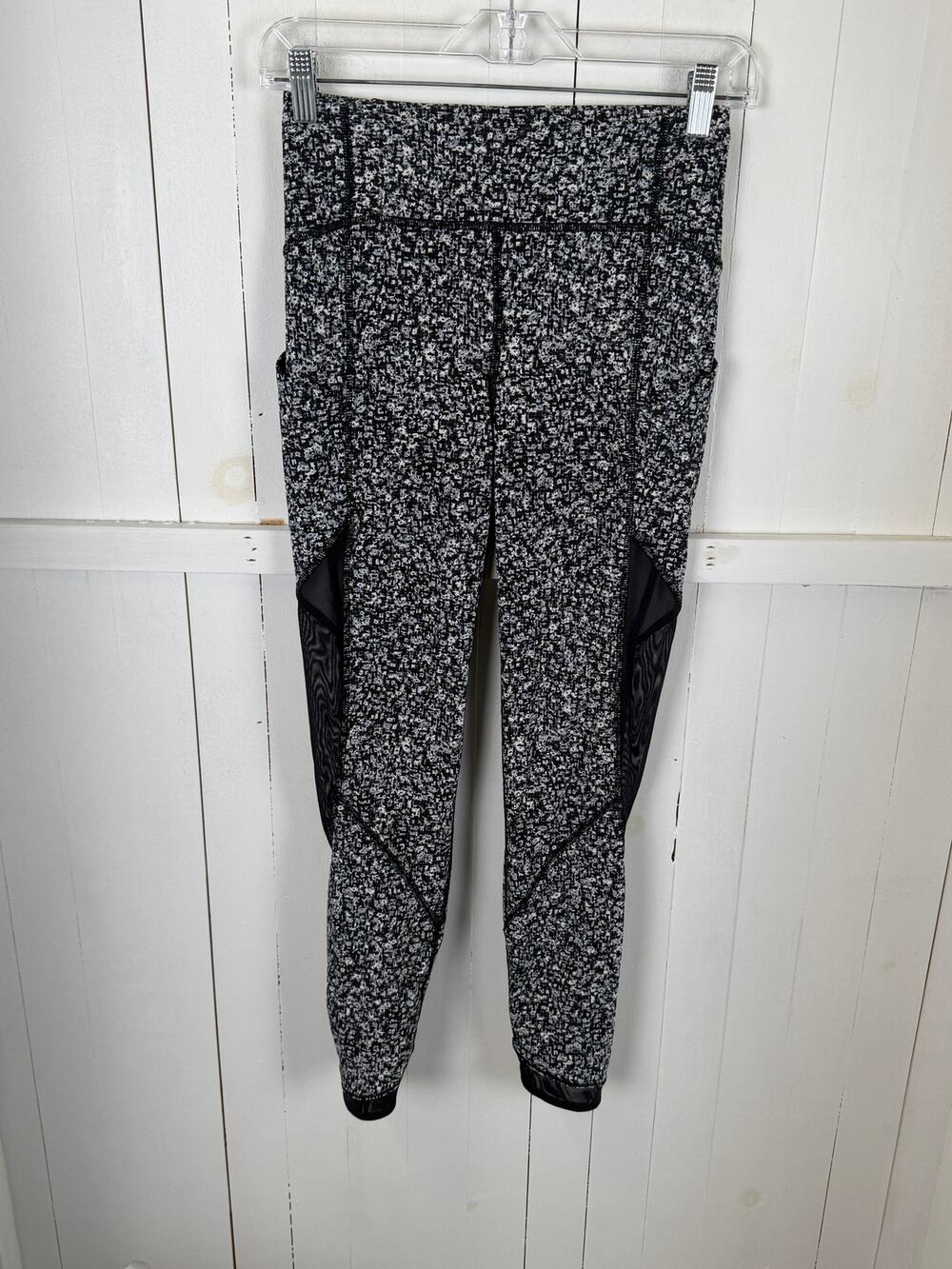 Lululemon White Black Ankle Leggings Size 4 Nylon